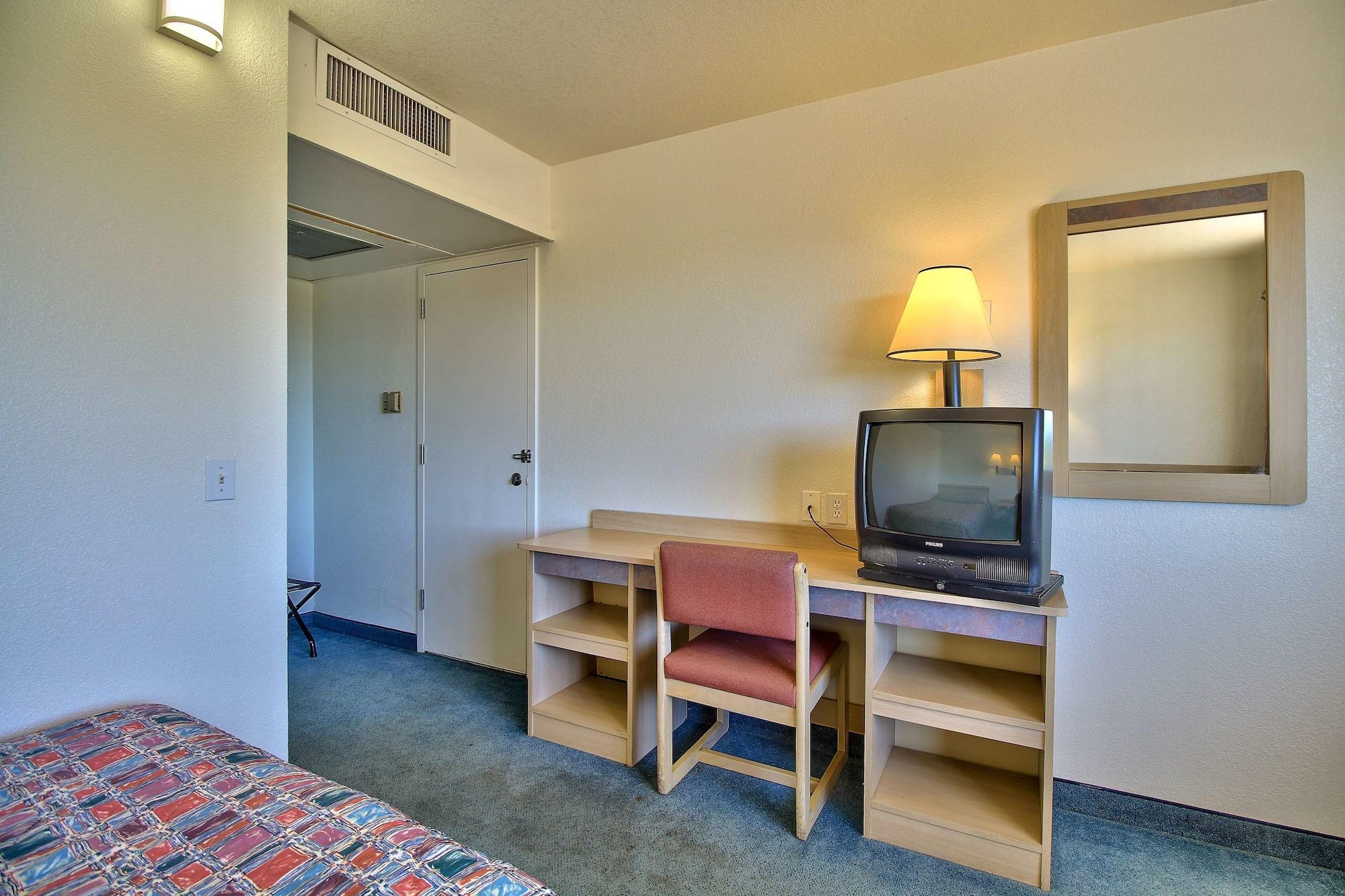 6-douglas, Az Hotel 3*