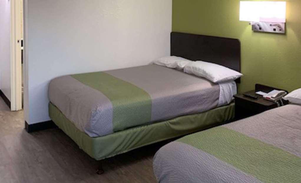 6-douglas, Az Hotel 3*